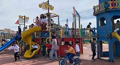 Ağrı'da ilk defa sinemaya giden çocuklar unutulmaz bir 23 Nisan yaşadı