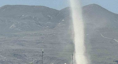 Ağrı'da meydana gelen hortum kameralara yansıdı