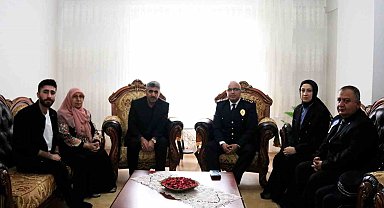 Ağrı'da şehit ailesi ziyaret edildi