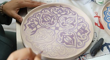 Ağrılı kadınlar "Çini Sanatıyla" harikalar üretiyor