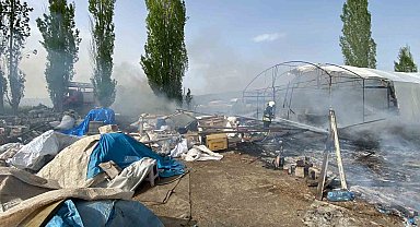 Ahırda çıkan yangın söndürüldü