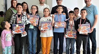 Akıl ve zeka oyunları turnuvasında dereceye giren öğrenciler ödüllendirildi