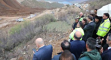 Bakan Bayraktar, İliç'te çalışmaları inceledi