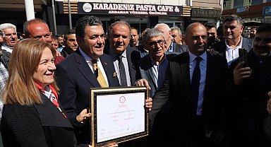 Başkan Demir, mazbatasını aldı