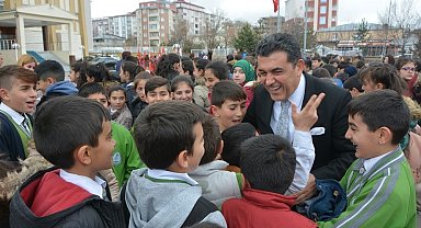 Başkan Demir'in 23 Nisan mesajı