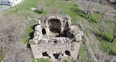 Bin 200 yıllık tarihi eser, zamana direniyor