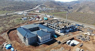 Bingöl Üniversitesi Rektörü Çapak, "Diş hastanesi tamamlandığında aynı anda 102 kişi tedavi görebilecek"