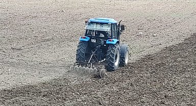 Çiftçilerin tohum ekimi mesaisi