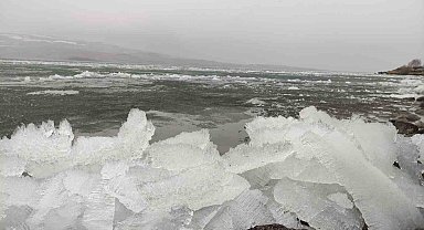 Çıldır Gölü'nde kutupları aratmayan görüntüler