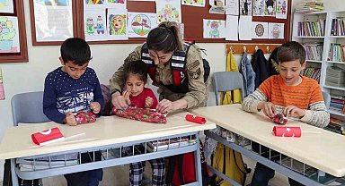 Çocuklarla çocuk oldular