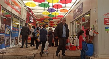 Deprem bölgesi Malatya'da konteyner çarşılarda yoğunluk yaşanıyor