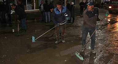 Diyadin'de caddeler tazyikli su ile yıkandı