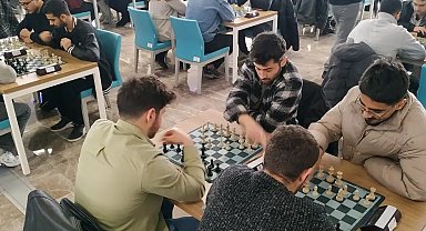 EBYÜ'de satranç turnuvası gerçekleştirildi