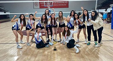 Elazığ Belediyesi voleybol takımı gençler grubu Diyarbakır yolcusu