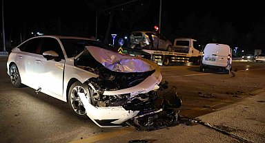 Elazığ'da hafif ticari araç ile otomobil çarpıştı: 1 yaralı