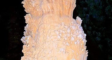 Elazığ'da insan figürünü andıran milyonlarca yıllık oluşumlar hayranlık oluşturuyor