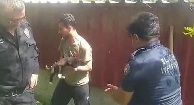 Elazığ'da kuyuya düşen yavru köpeği itfaiye kurtardı