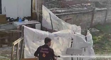 Elazığ'da otluk alanda çıkan yangın binalara sıçramadan söndürüldü