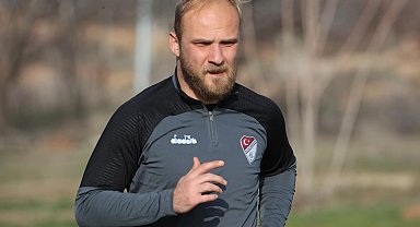 Elazığspor'da kaleci Hakan korkuttu
