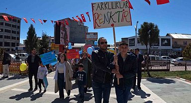 Erciş'te '2 Nisan Otizm Farkındalık Günü' etkinliği düzenlendi