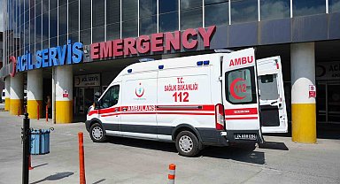 Erzincan'da 2 ayrı trafik kazasında 7 kişi yaralandı