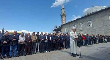 Erzurum'da Gazze şehitleri için gıyabi cenaze namazı kılındı