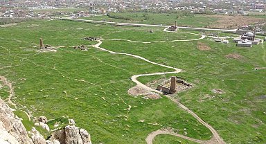 Eski Van Şehri'ndeki tarihi yapılar ayağa kaldırılıyor