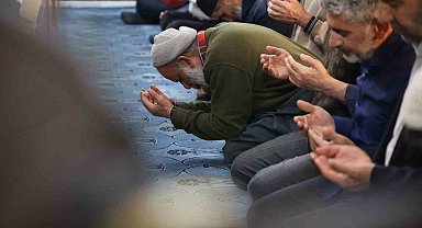 Kadir Gecesinde camiler doldu taştı