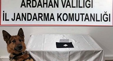 Kargo ile uyuşturucu teminine suçüstü! 3 kişi yakalandı