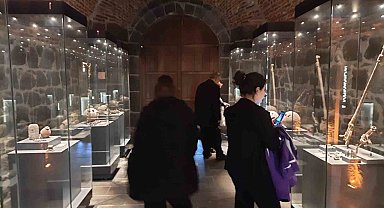 Kars Harp Tarihi Müzesi'nde bayram yoğunluğu