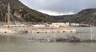 Kars'ta baraj kapakları kapandı, eski köy sular altında kaldı