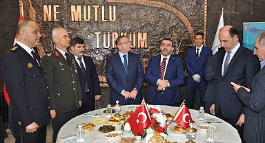 Kars'ta bayramlaşma töreni düzenlendi