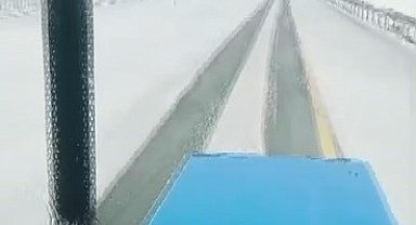 Kars'ta nisanda yağan kar şaşırttı