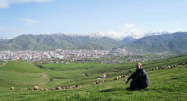 Kavalsız kaval sesi çıkarıyor