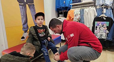 Kızılay Ağrı şubesi çocuklara bayram heyecanı yaşattı