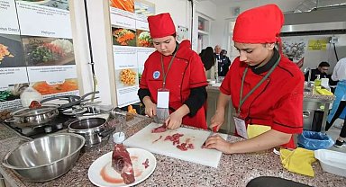 Liseliler yemekte yarıştı