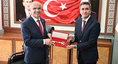 Malatya Büyükşehir Belediyesinde devir teslim töreni