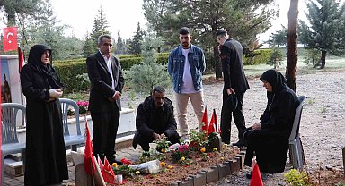 Malatya'da şehitlikte hüzünlü bayram