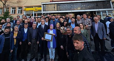 Muş'ta belediye başkanları mazbatalarını aldı