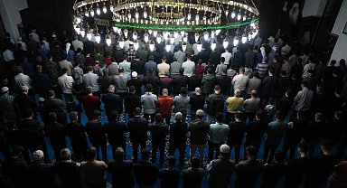 Muş'ta Kadir Gecesi dualarla idrak edildi