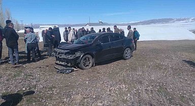 Otomobil ağaca çarptı: 4'ü çocuk 7 yaralı