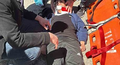 Otomobil yaya geçidinde çocuğa çarptı