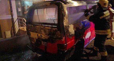 Park halinde araç yandı