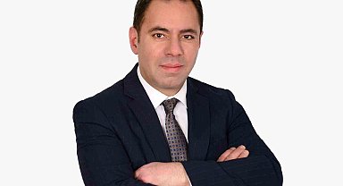 Prof. Dr. Ötüken Senger MHP'den Kars Belediye Başkanı seçildi