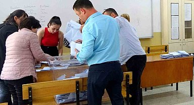 Refahiye İl Genel Meclis oy pusulaları yeniden sayılmaya başladı