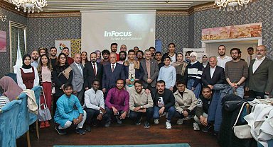 Rektör Çomaklı, misafir öğrencilerle bayramlaştı