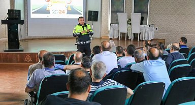 Şoförlere trafik eğitimi verildi
