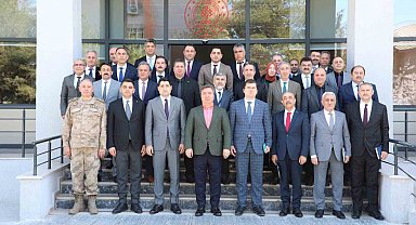 Vali Aydoğdu, kurum müdürleriyle toplantı gerçekleştirdi