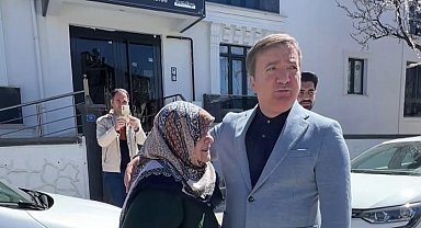 Vali yaşlı kadını gideceği yere makam otosuyla göndertti, hayır duasını aldı