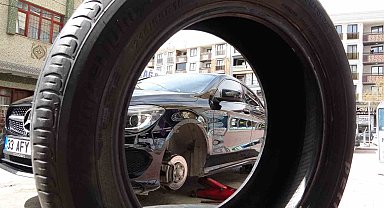 Van'da kış lastiği değiştirme yoğunluğu geç başladı